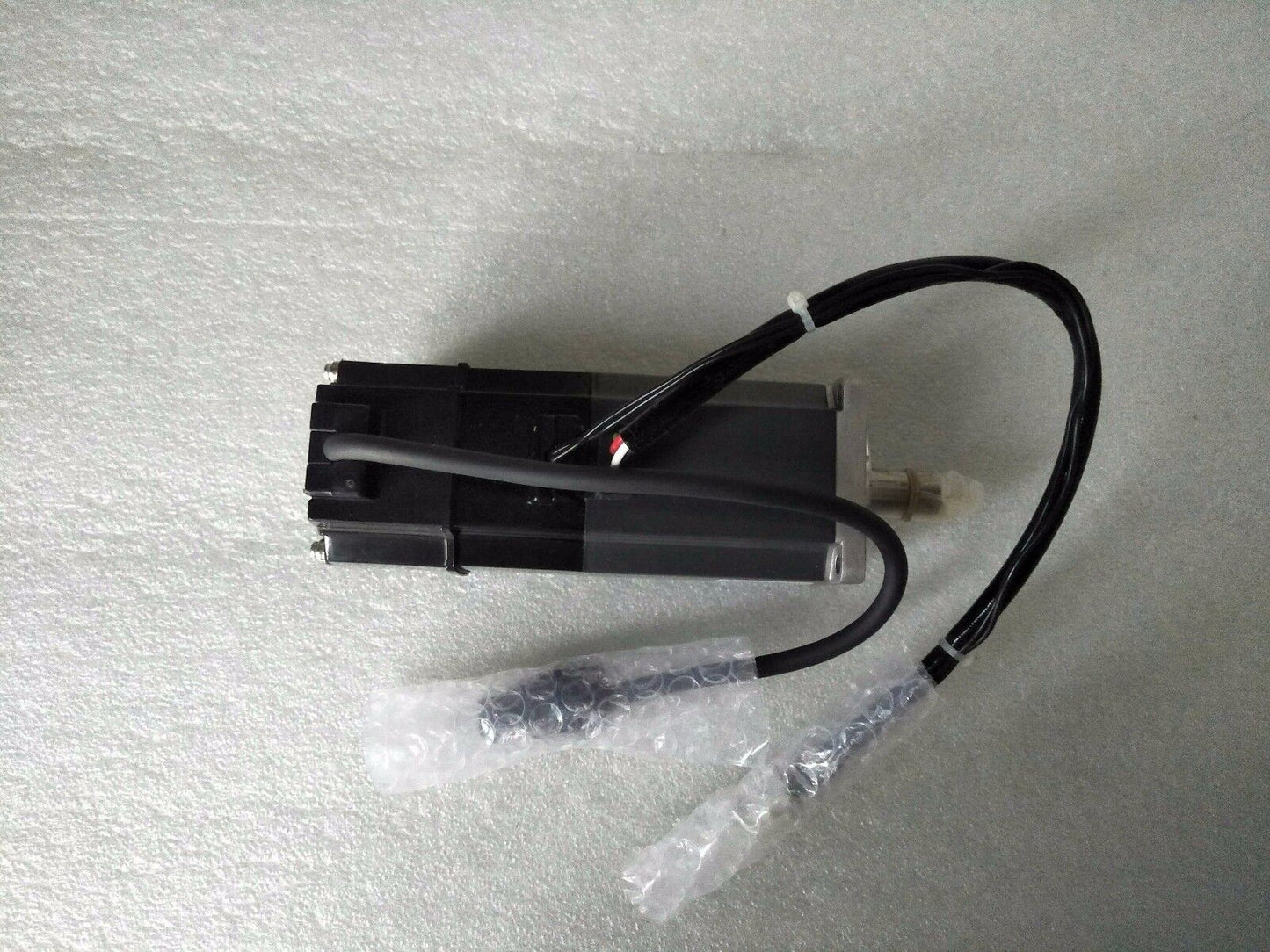 MITSUBISHI AC SERVO MOTOR HC-MFS43BK NEW ORIGINAL FREE EXPEDITED SHIPPING DHL / UPS / FedEx