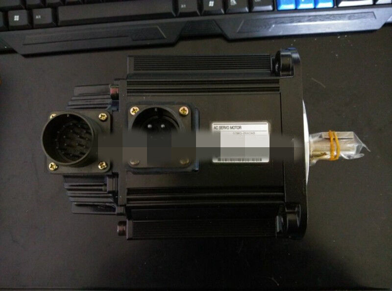 1PC YASKAWA AC SERVO MOTOR SGMG-09A2AB SGMG09A2AB NEW FREE EXPEDITED SHIPPING DHL / UPS / FedEx