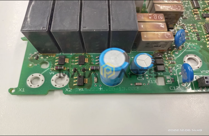 One Used Lenze Inverter Drive Board 33.8223LL.3D-13.002 8221LP