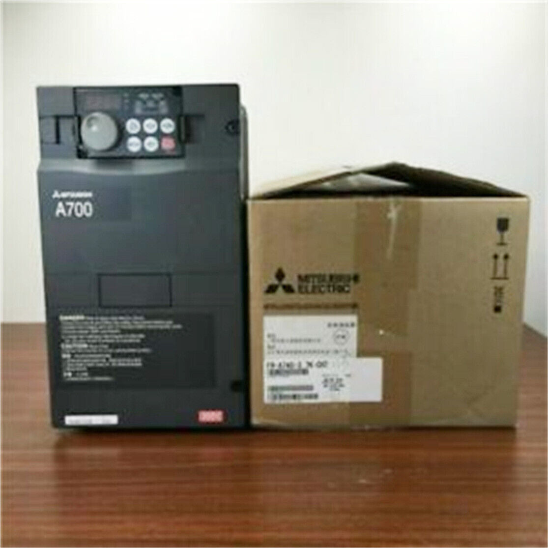 Mitsubishi Brand New FR-A740-3.7K-CHT 1pc Mitsubishi Frequency Converter UPS / DHL / FedEx