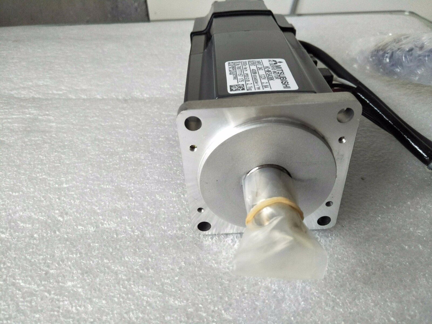 MITSUBISHI AC SERVO MOTOR HC-MFS43BK NEW ORIGINAL FREE EXPEDITED SHIPPING DHL / UPS / FedEx