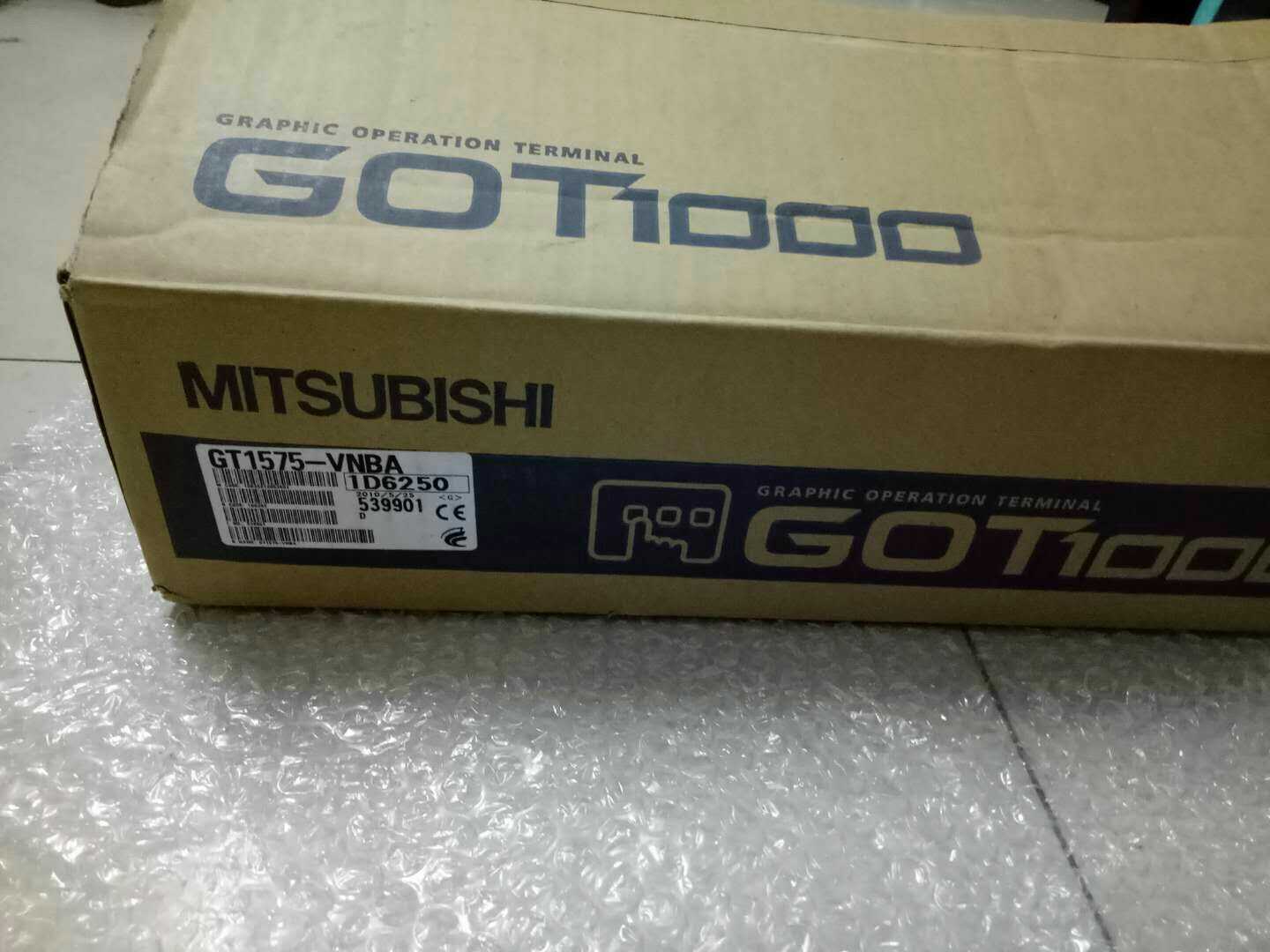 NEW ORIGINAL MITSUBISHI GT1575-VNBA TOUCH PANEL FREE EXPEDITED SHIPPING DHL / UPS / FedEX