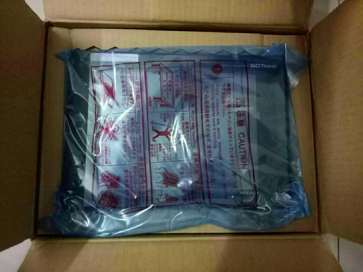 NEW ORIGINAL MITSUBISHI GT1575-VNBA TOUCH PANEL FREE EXPEDITED SHIPPING DHL / UPS / FedEX