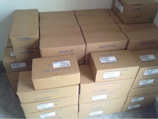 YASKAWA AC SERVO MOTOR SGME-04AF14 NEW ORIGINAL FREE EXPEDITED SHIPPING DHL / UPS / FedEx