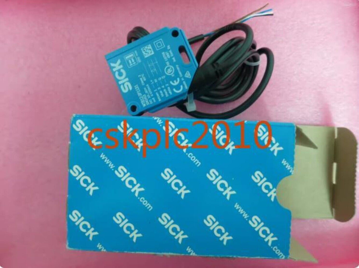 1 PCS new SICK Photoelectric switch WTB12-3P1131 1041413 new