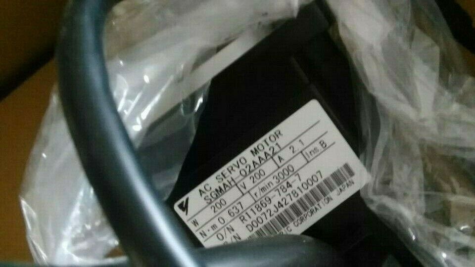 NEW YASKAWA AC SERVO MOTOR SGMAH-02AAA21 SGMAH02AAA21 FREE EXPEDITED SHIPPING DHL / UPS / FedEx