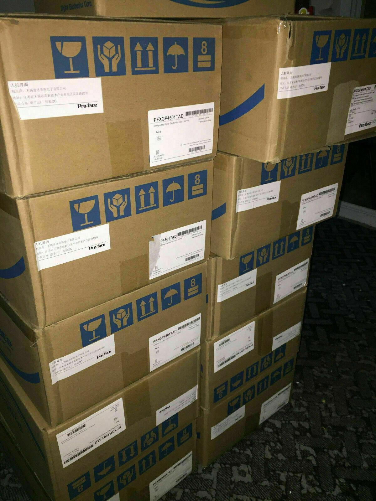 1PC New Pro-face GP37W3-BG41-24V Touch Panel GP37W3BG4124V Expedited Shipping DHL / UPS / FedEx