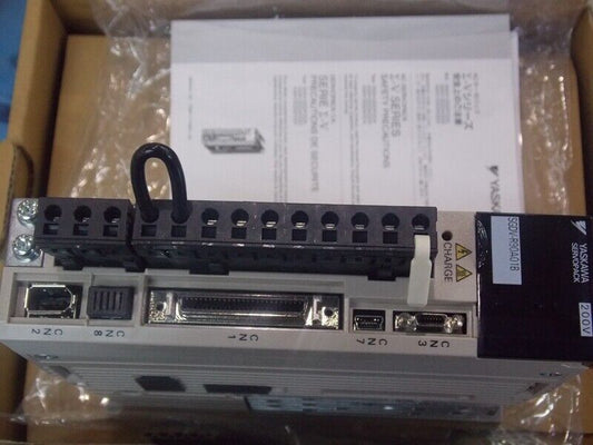 New Yaskawa Ac Servo Driver SGDV-R90A01B SGDVR90A01B Free Expedited Shipping DHL / UPS / FedEx
