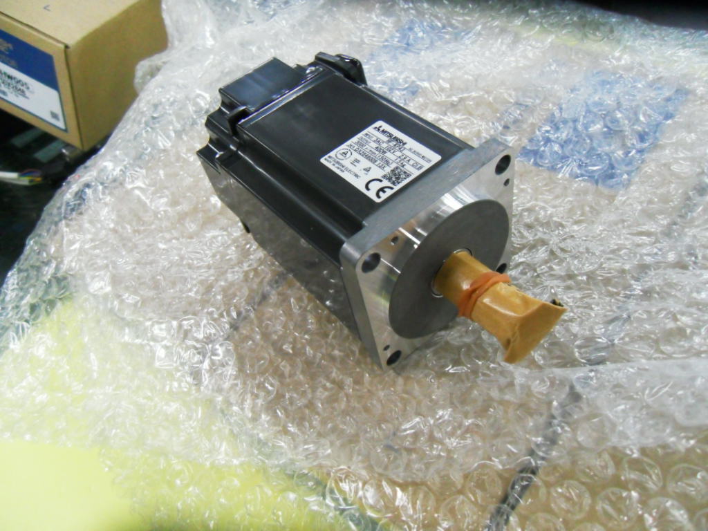 MITSUBISHI AC SERVO MOTOR HF-KP43 HFKP43 NEW ORIGINAL FREE EXPEDITED SHIPPING DHL / UPS / FedEx